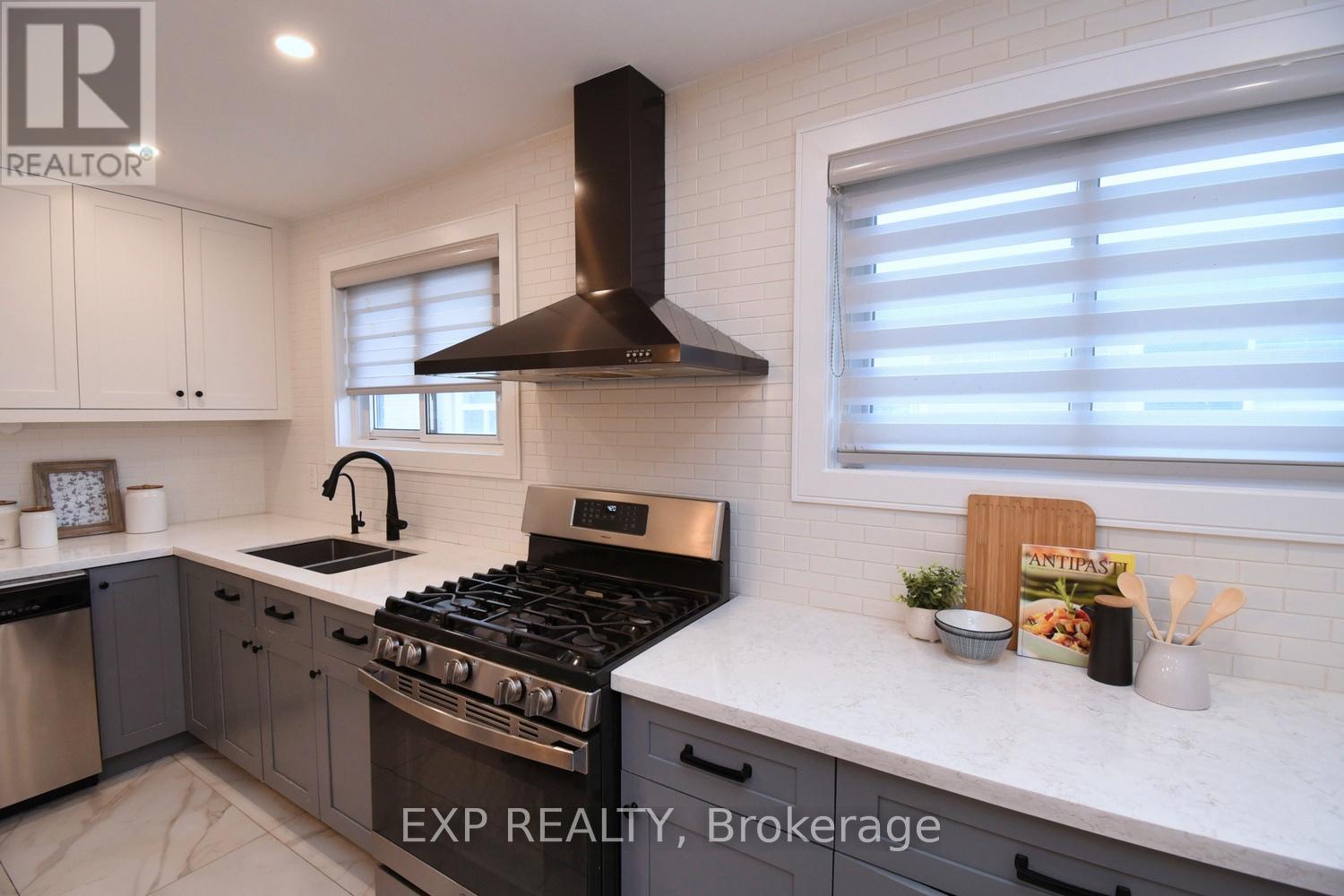 Photo 12 of 179 Willowridge Road, Toronto ON