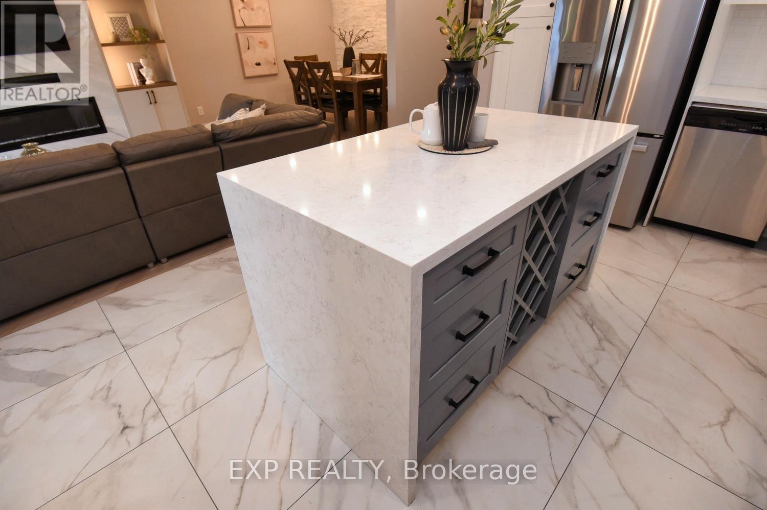 Photo 13 of 179 Willowridge Road, Toronto ON