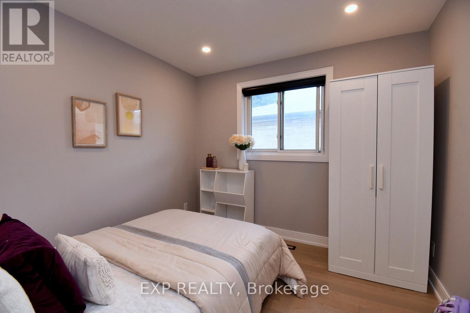 Photo 16 of 179 Willowridge Road, Toronto ON