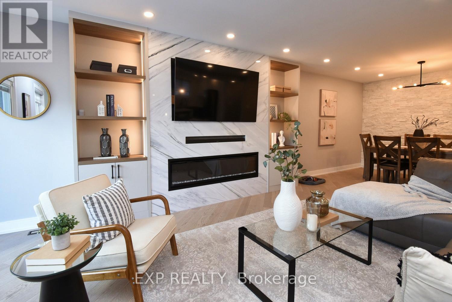 Photo 2 of 179 Willowridge Road, Toronto ON