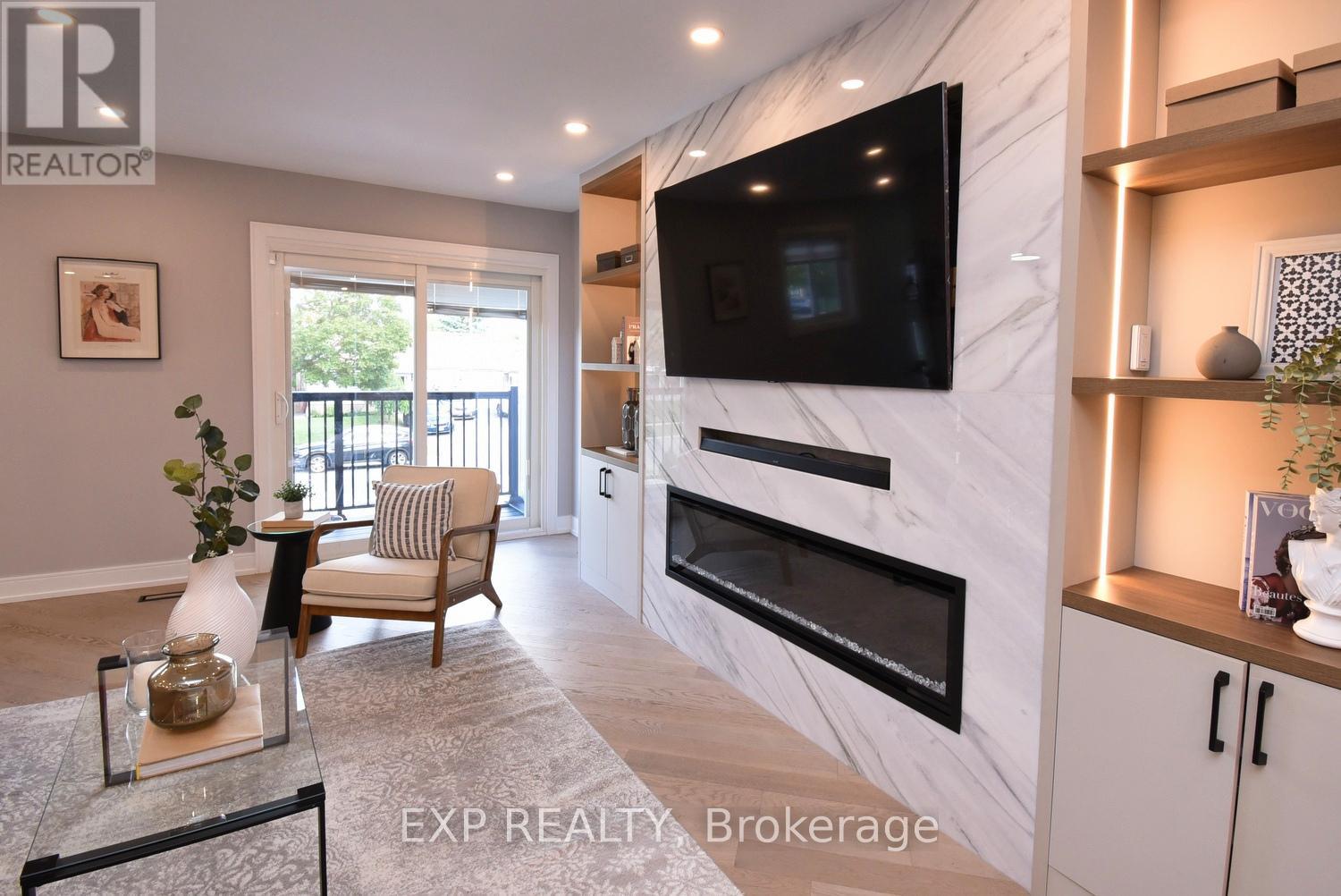 Photo 3 of 179 Willowridge Road, Toronto ON