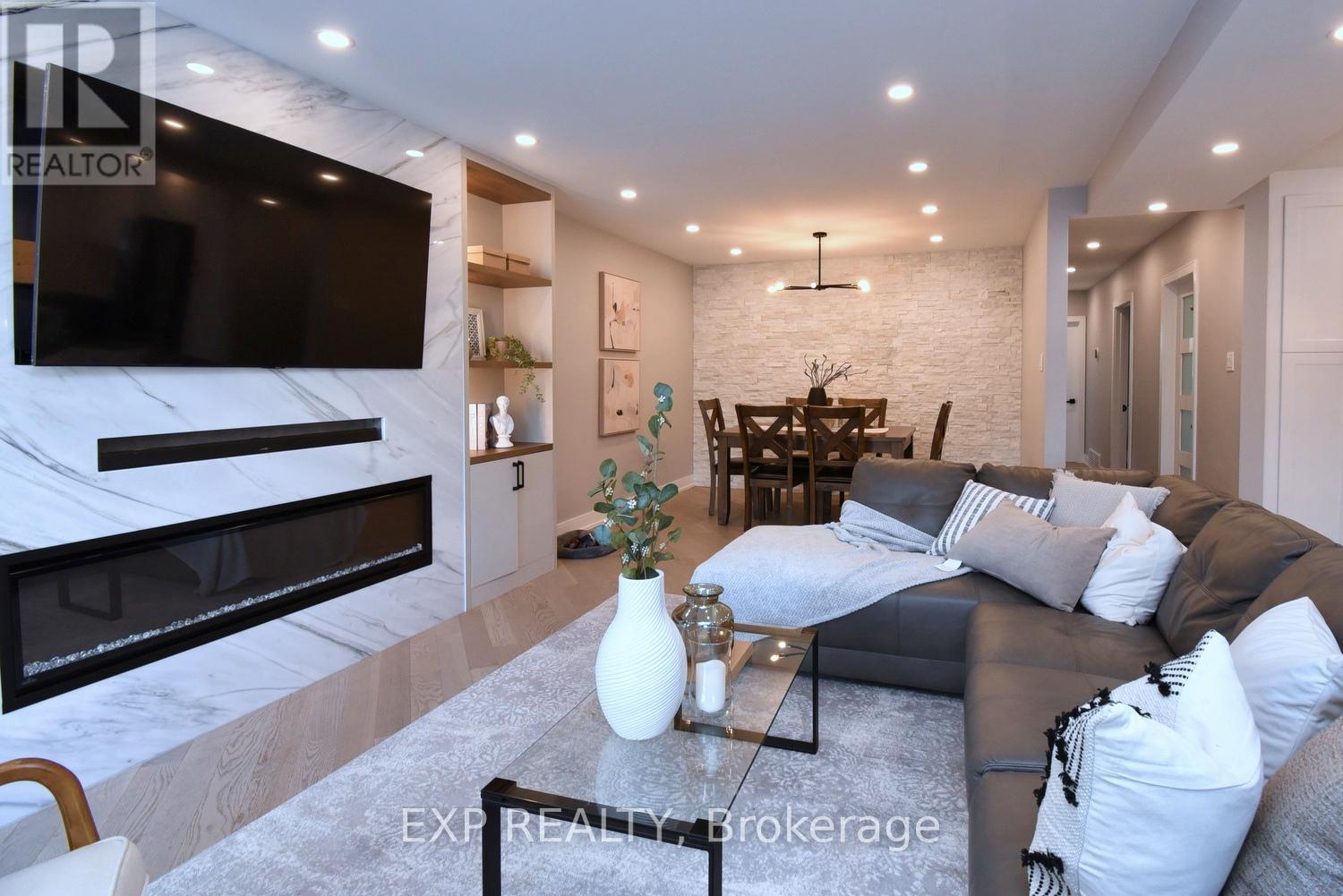 Photo 4 of 179 Willowridge Road, Toronto ON