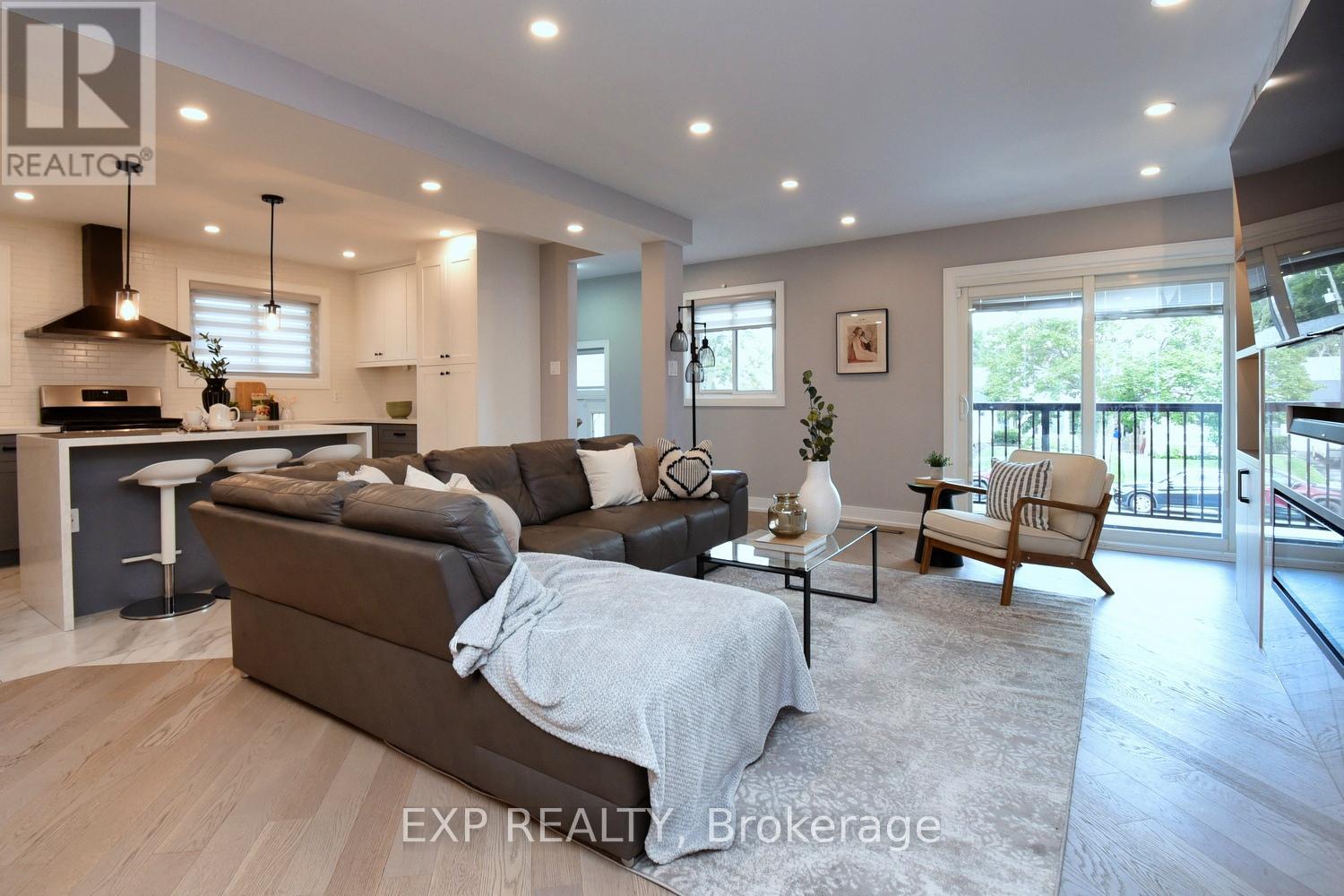 Photo 6 of 179 Willowridge Road, Toronto ON