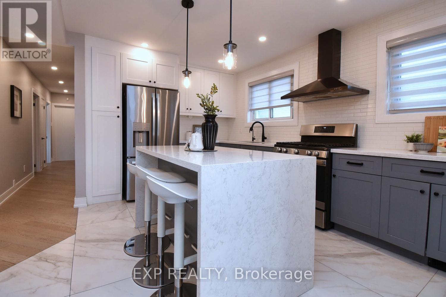 Photo 9 of 179 Willowridge Road, Toronto ON