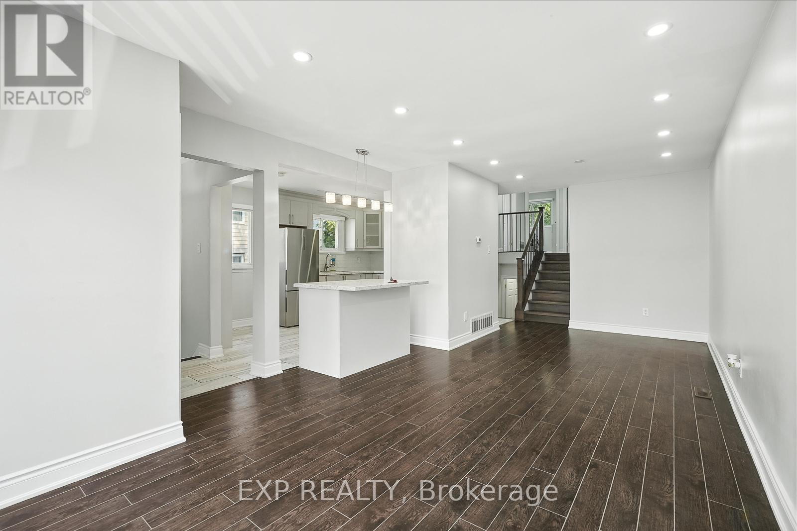 Photo 6 of 387 Archdekin Drive, Brampton ON