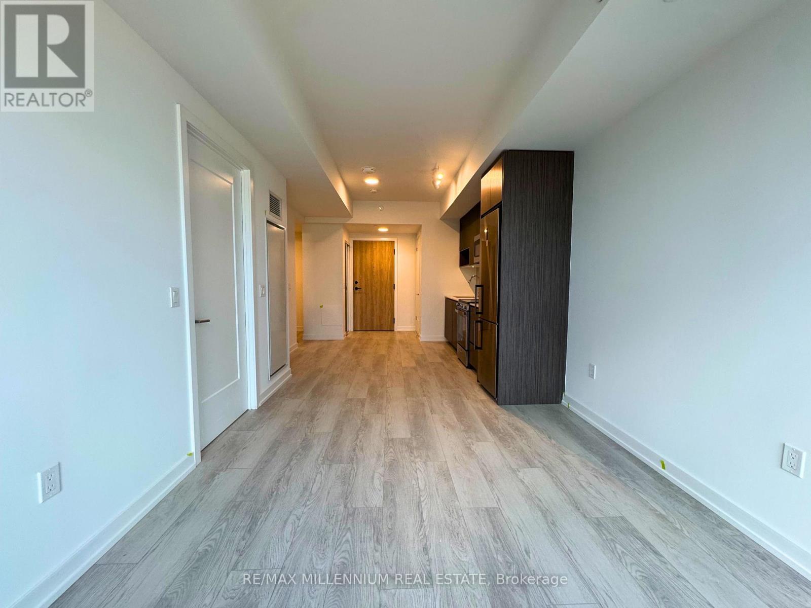 Photo 12 of 419 801 The Queens Way, Toronto ON