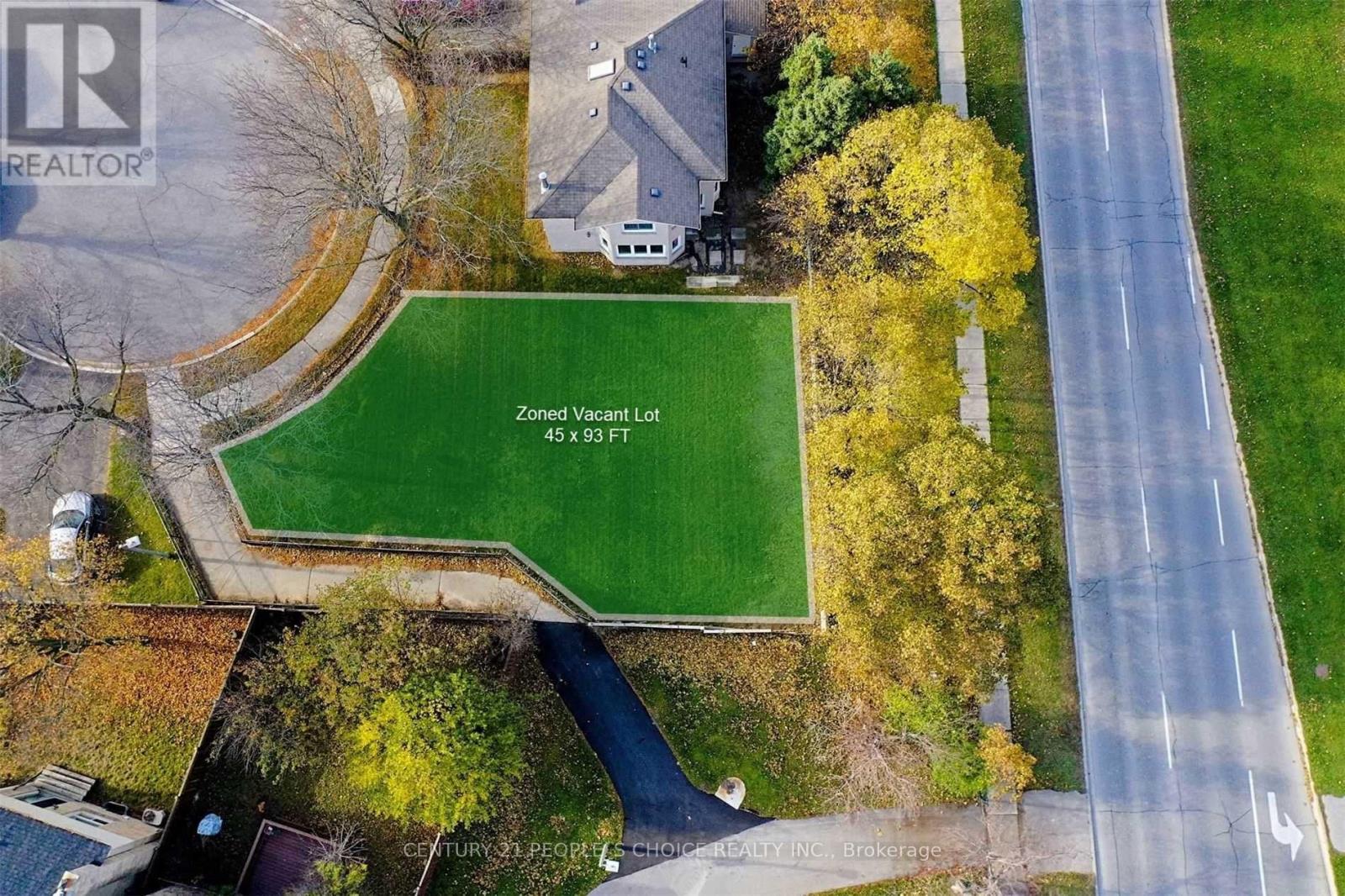 Photo 5 of 28 A Steven Court, Brampton ON