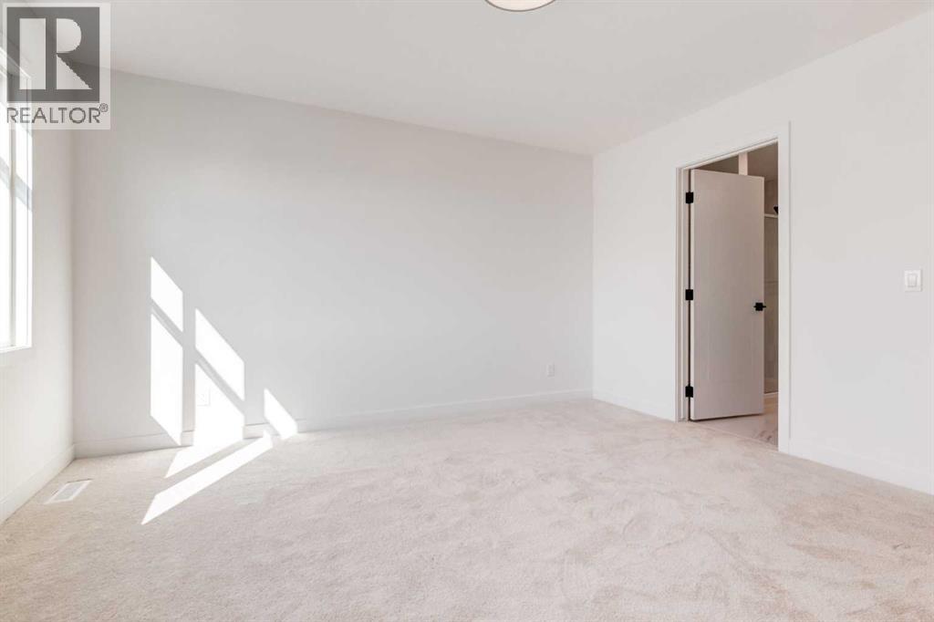 Photo 20 of 96 Heartwood Lane Se, Calgary AB