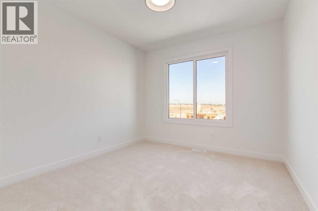 Photo 22 of 96 Heartwood Lane Se, Calgary AB