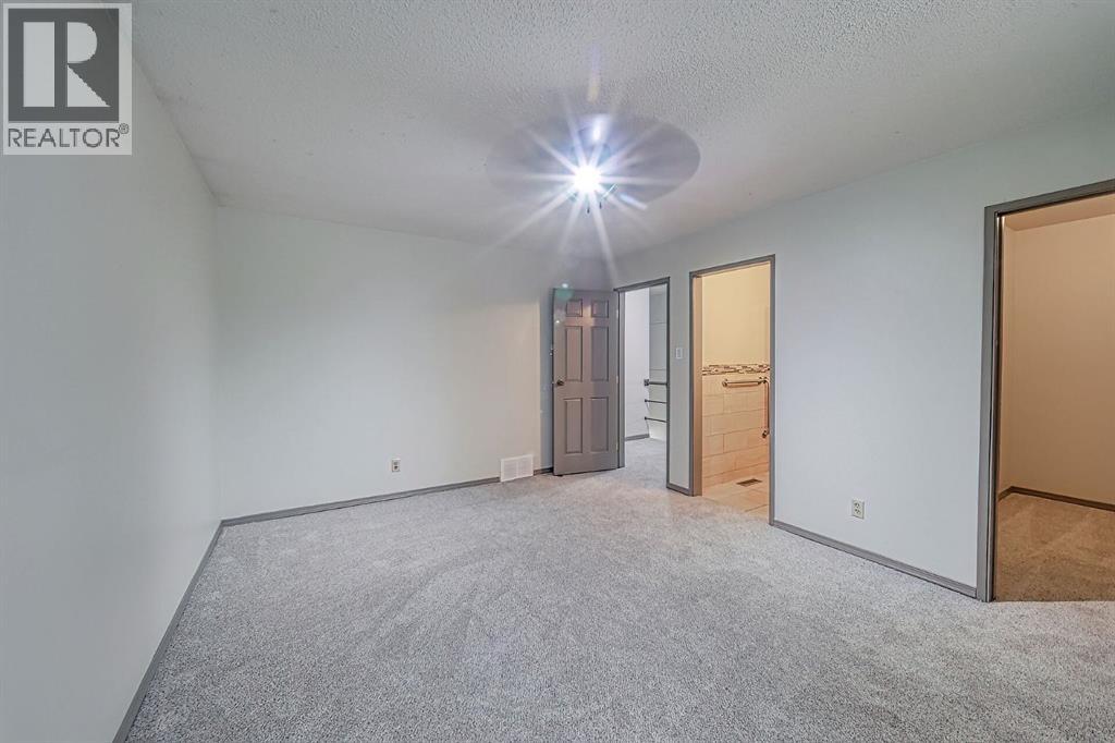 Photo 30 of 11147 Southdale Road Sw, Calgary AB