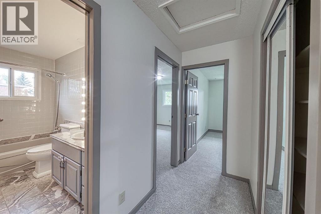 Photo 22 of 11147 Southdale Road Sw, Calgary AB