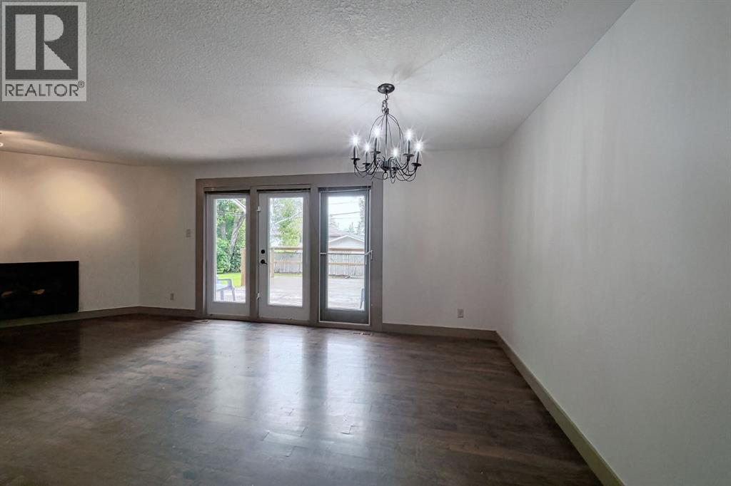 Photo 12 of 11147 Southdale Road Sw, Calgary AB