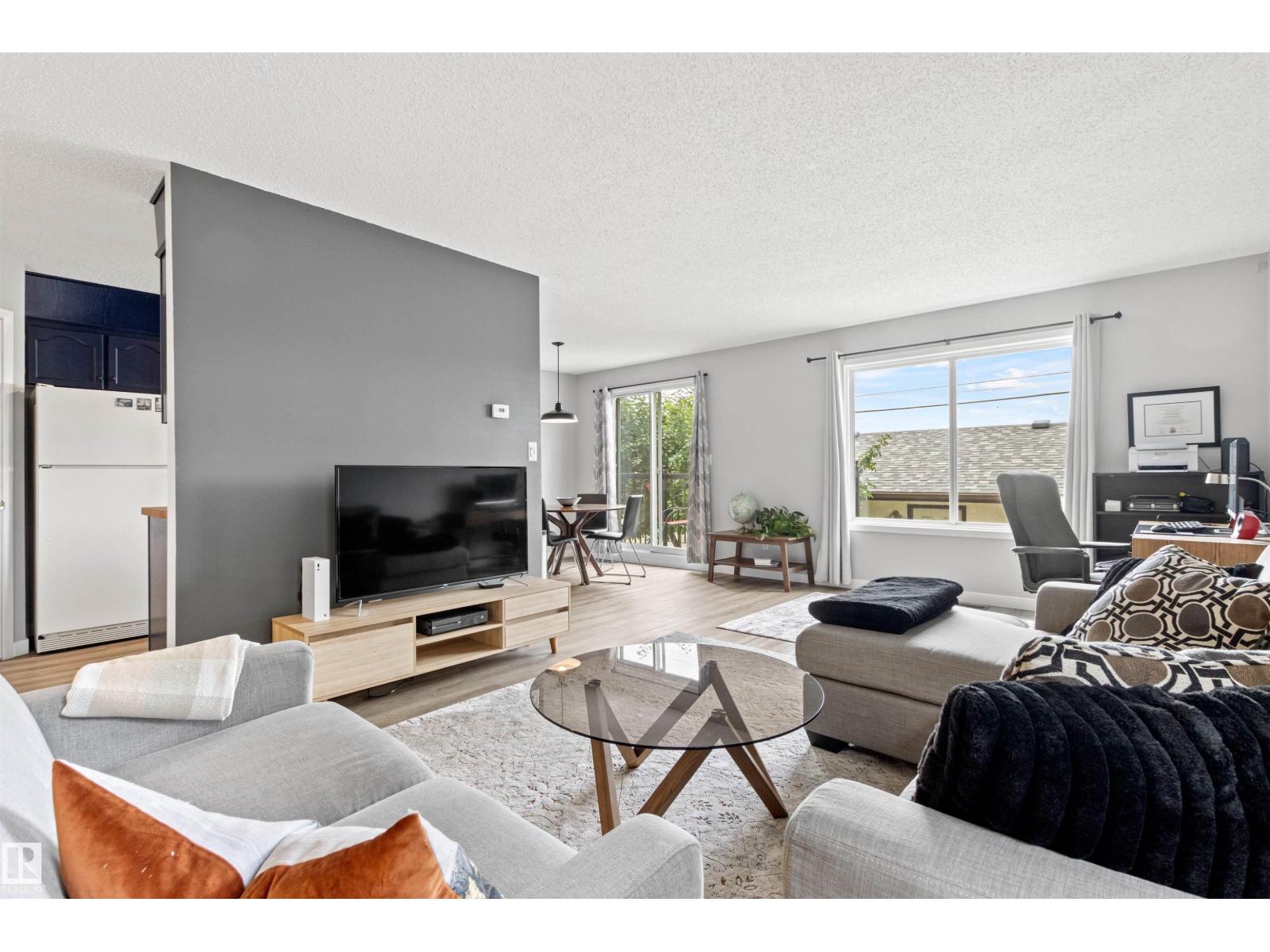 Photo 8 of 2 8314 81 Av Nw, Edmonton AB