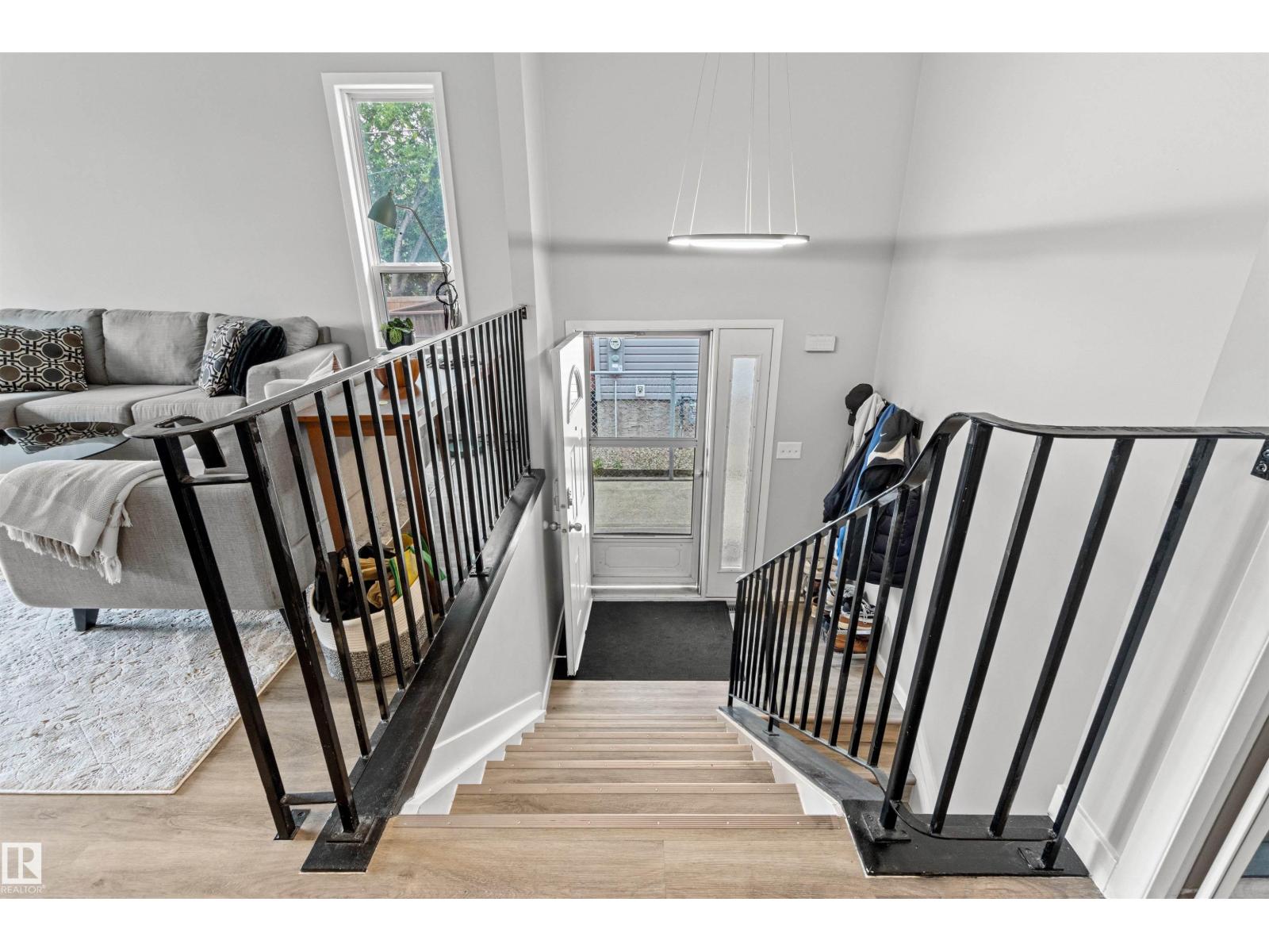 Photo 3 of 2 8314 81 Av Nw, Edmonton AB