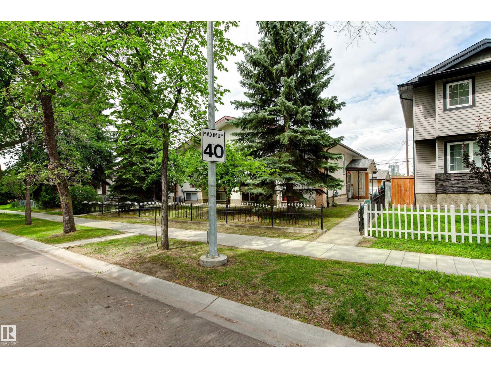Photo 68 of 2 8314 81 Av Nw, Edmonton AB
