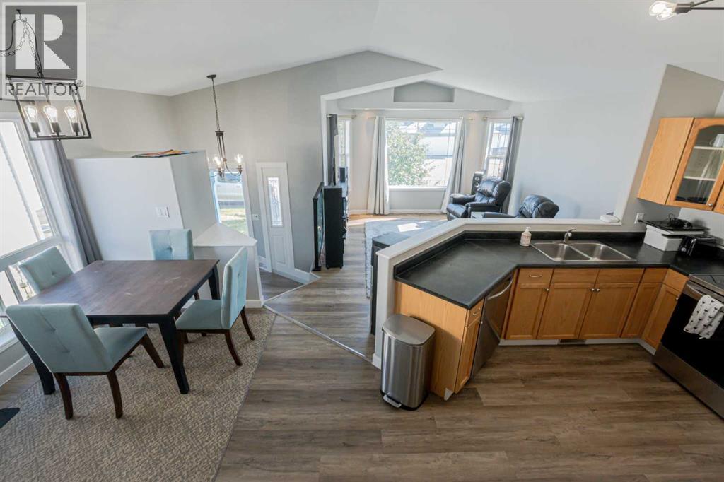 Photo 2 of 10746 72 Avenue, Grande Prairie AB