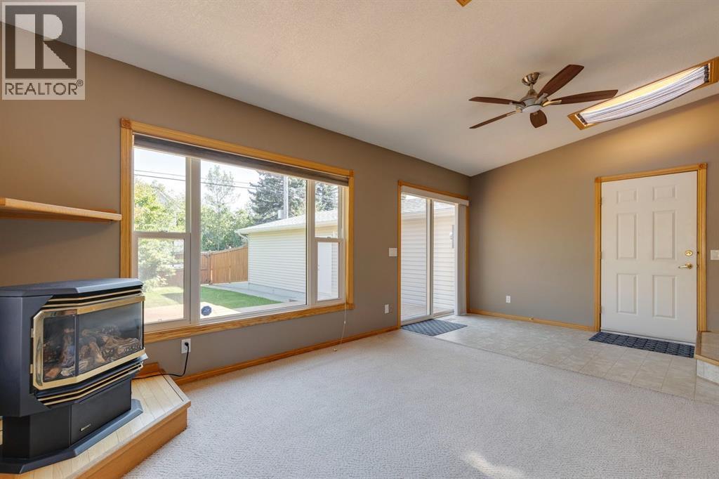 Photo 18 of 724 35 A Street Nw, Calgary AB