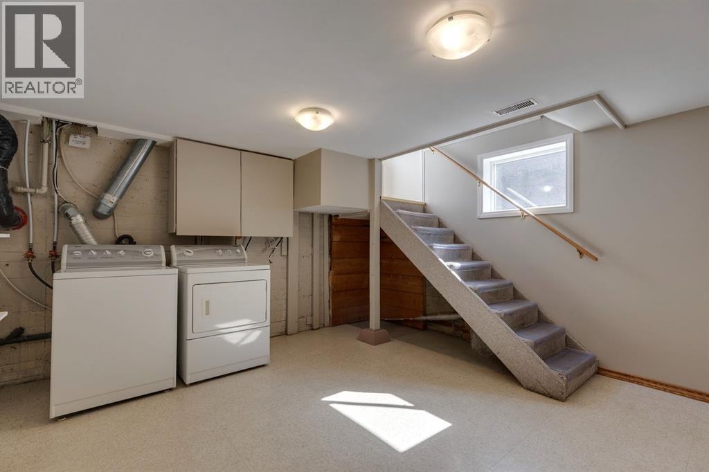 Photo 22 of 724 35 A Street Nw, Calgary AB