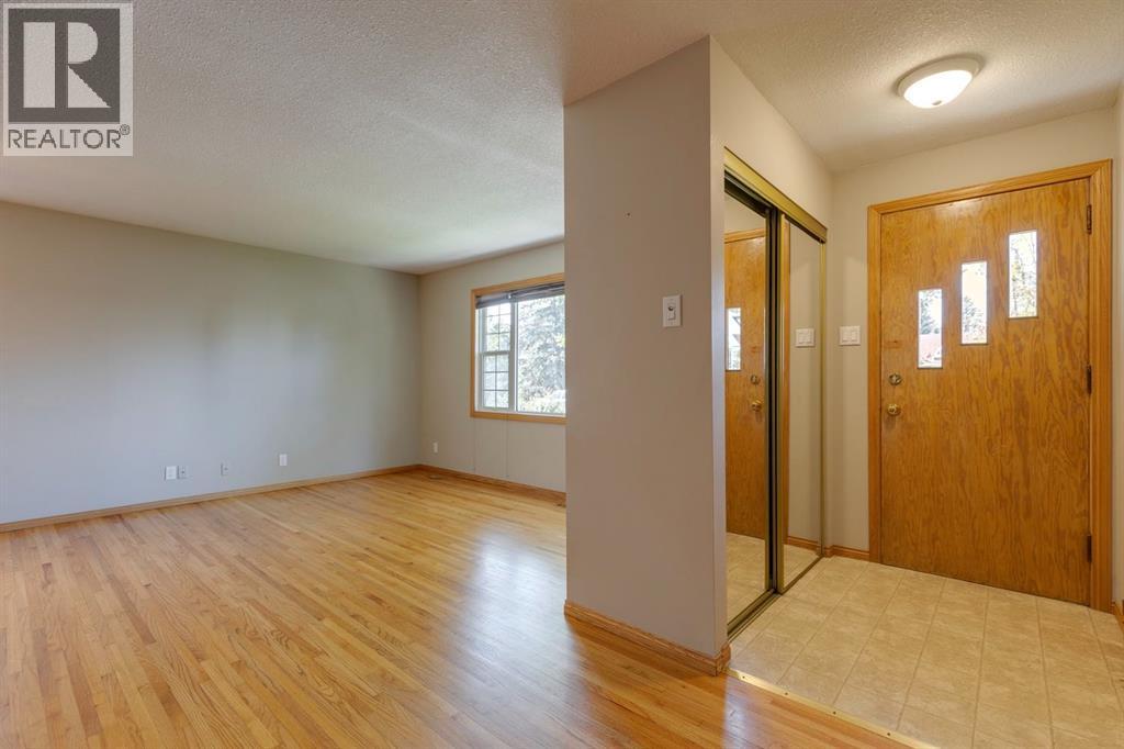 Photo 6 of 724 35 A Street Nw, Calgary AB