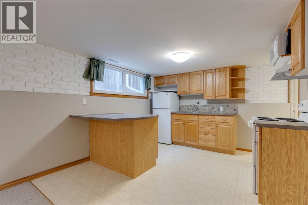 Photo 26 of 724 35 A Street Nw, Calgary AB