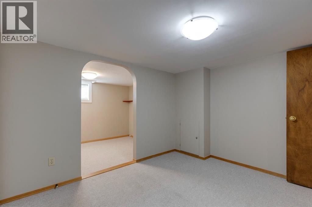 Photo 30 of 724 35 A Street Nw, Calgary AB