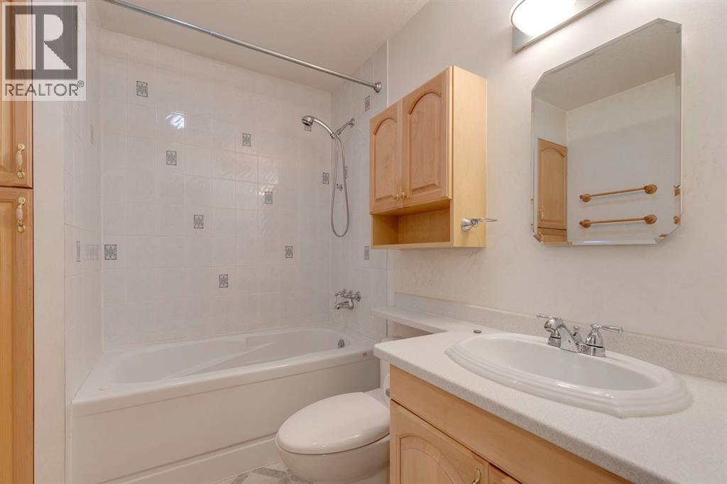 Photo 19 of 724 35 A Street Nw, Calgary AB