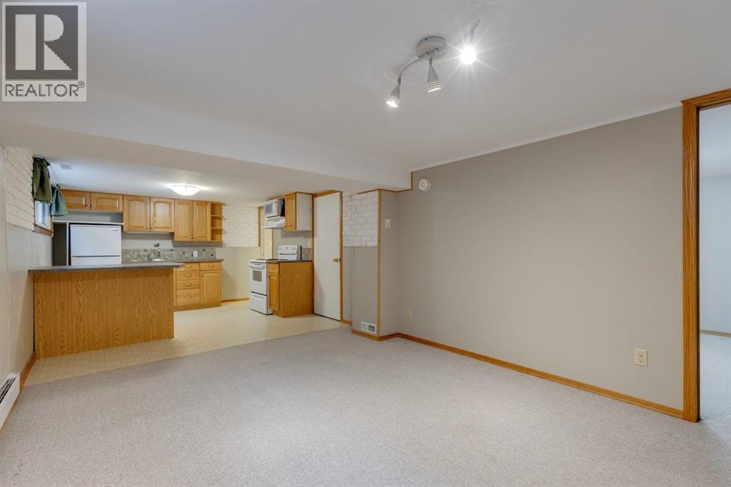 Photo 25 of 724 35 A Street Nw, Calgary AB