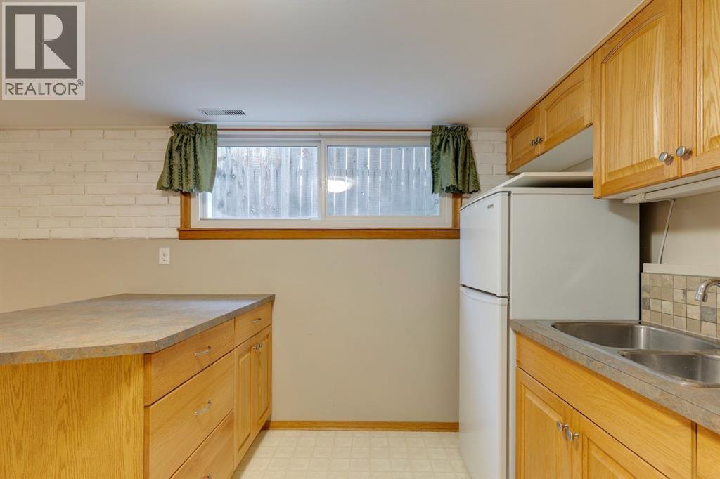 Photo 28 of 724 35 A Street Nw, Calgary AB