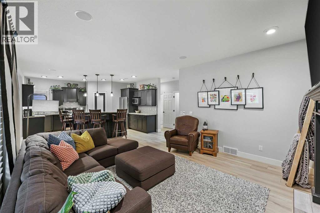 Photo 12 of 37 Coopers Close Sw, Airdrie AB
