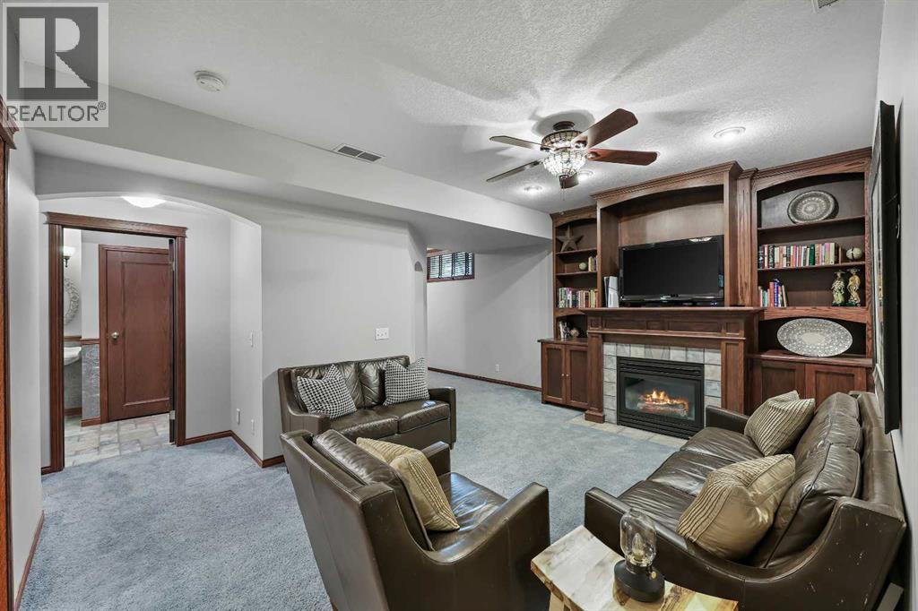 Photo 38 of 37 Coopers Close Sw, Airdrie AB