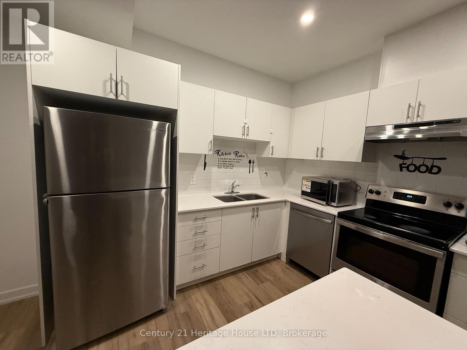 Photo 2 of 249 Dain Avenue, Welland ON