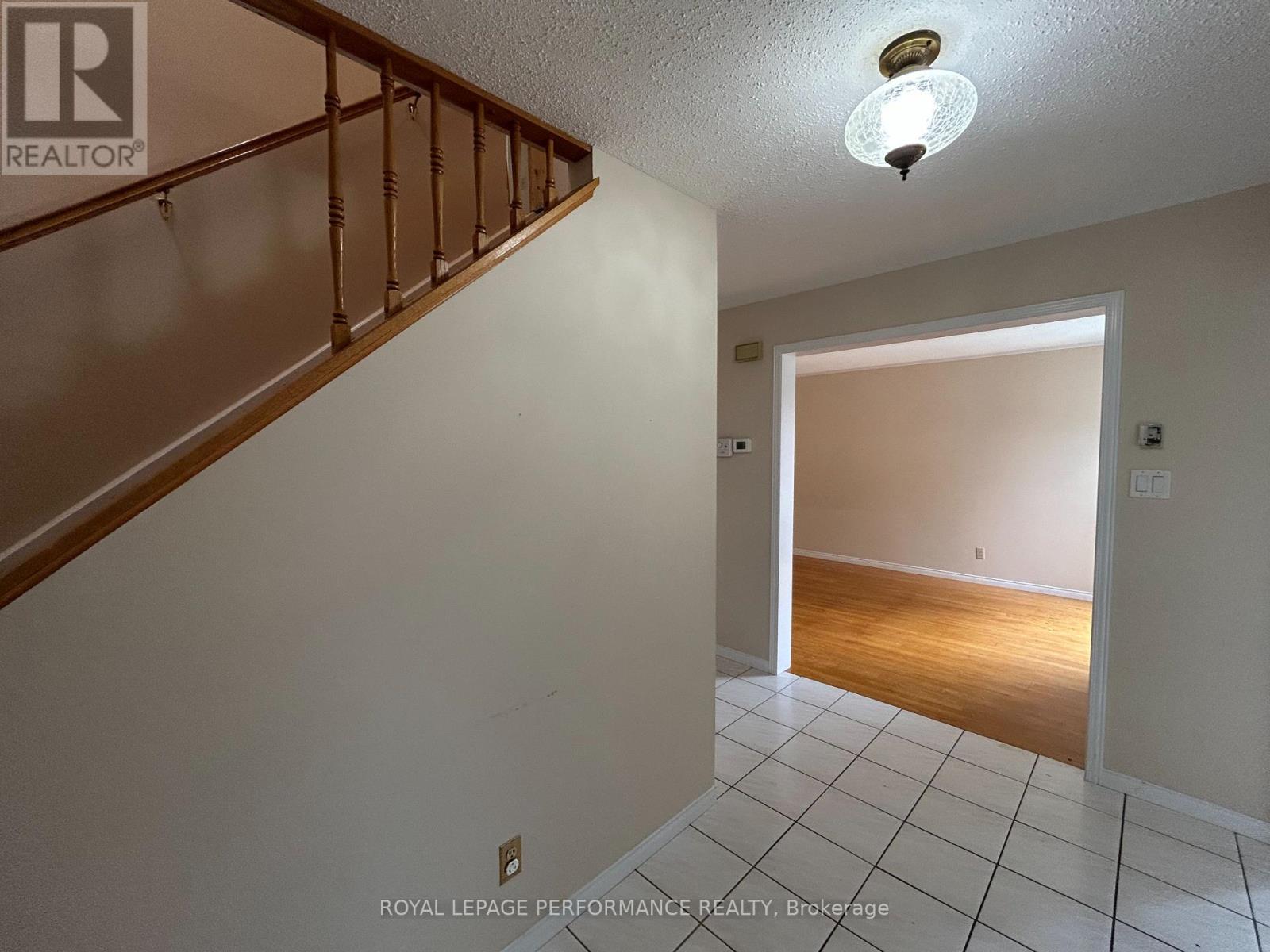 Photo 12 of 461 Princess Louise Drive, Ottawa ON