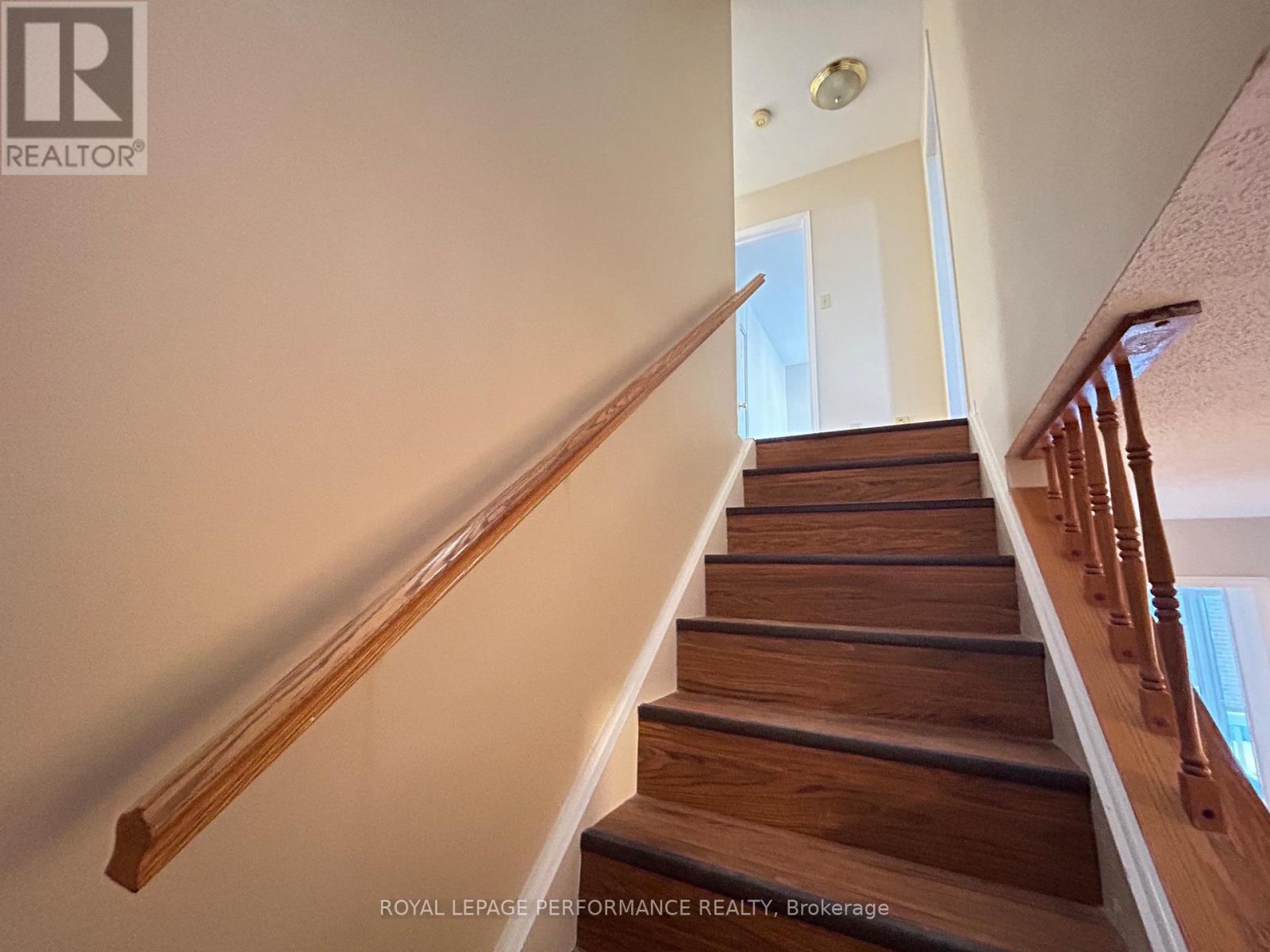 Photo 13 of 461 Princess Louise Drive, Ottawa ON