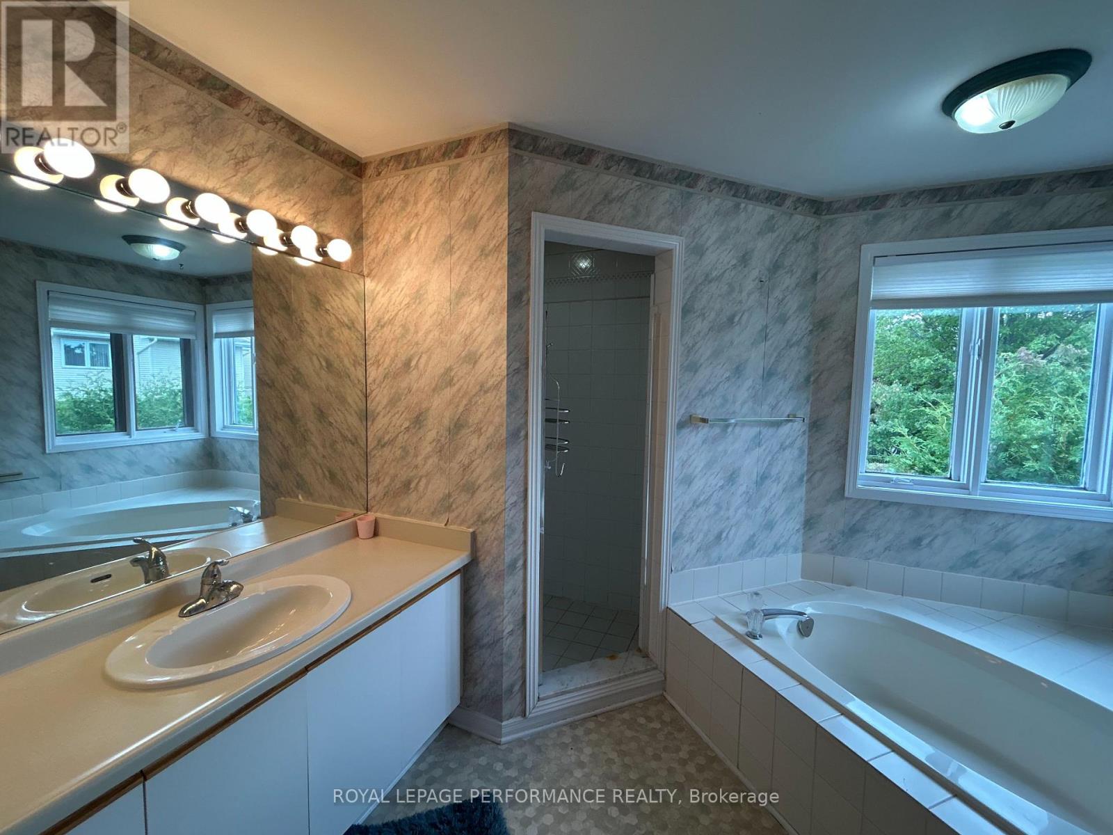 Photo 18 of 461 Princess Louise Drive, Ottawa ON