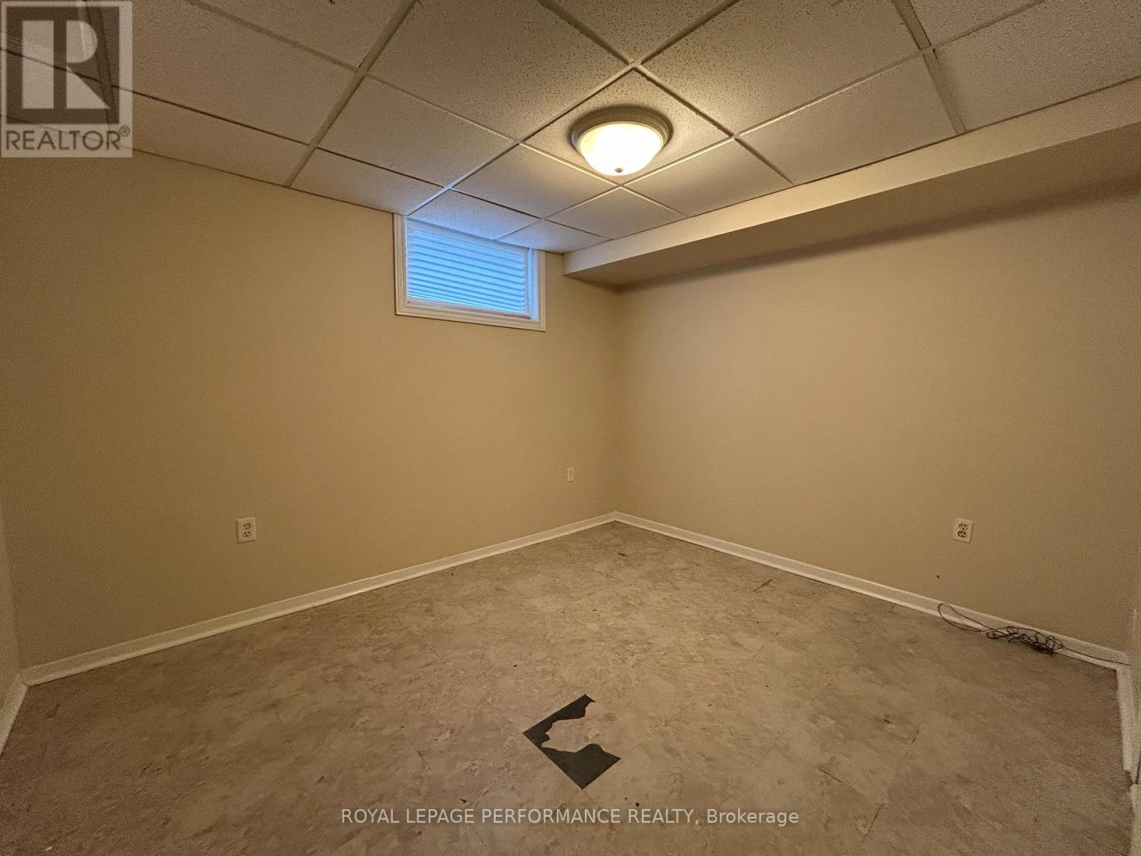 Photo 23 of 461 Princess Louise Drive, Ottawa ON
