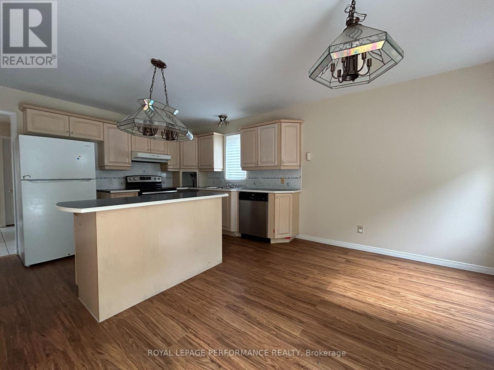Photo 7 of 461 Princess Louise Drive, Ottawa ON