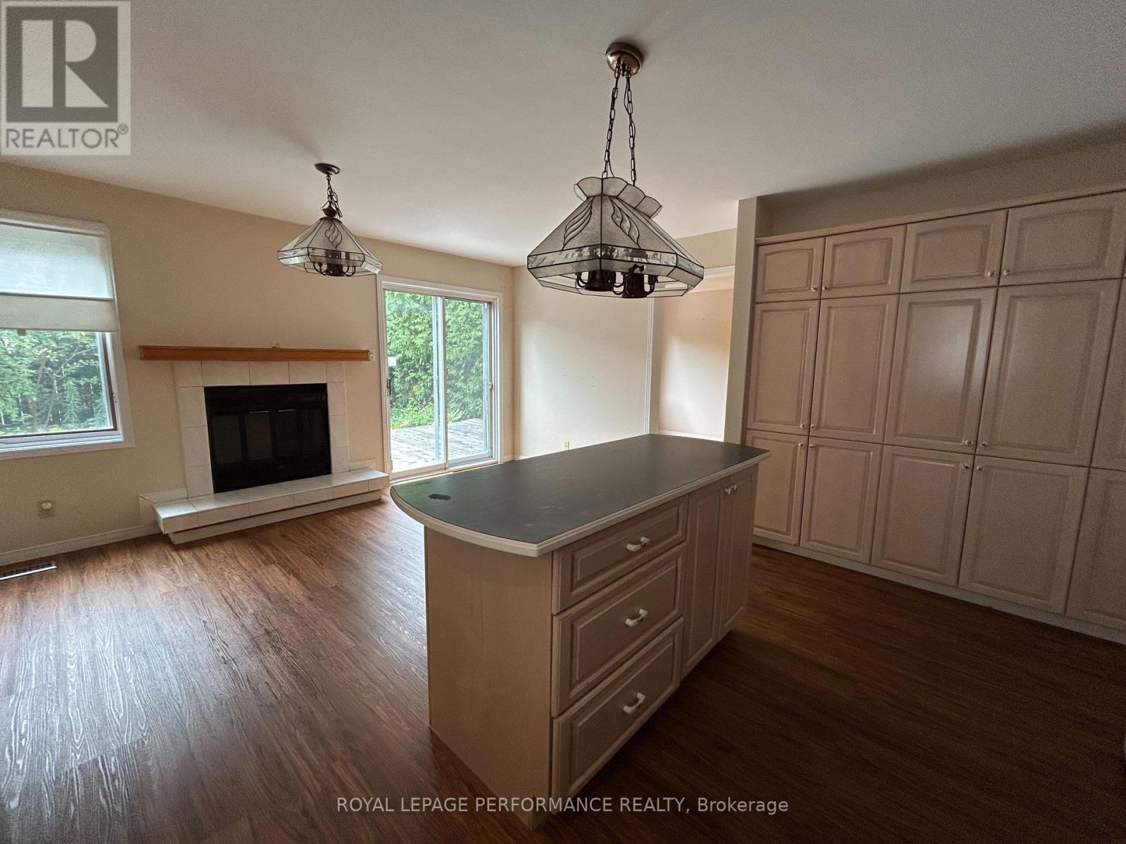 Photo 8 of 461 Princess Louise Drive, Ottawa ON