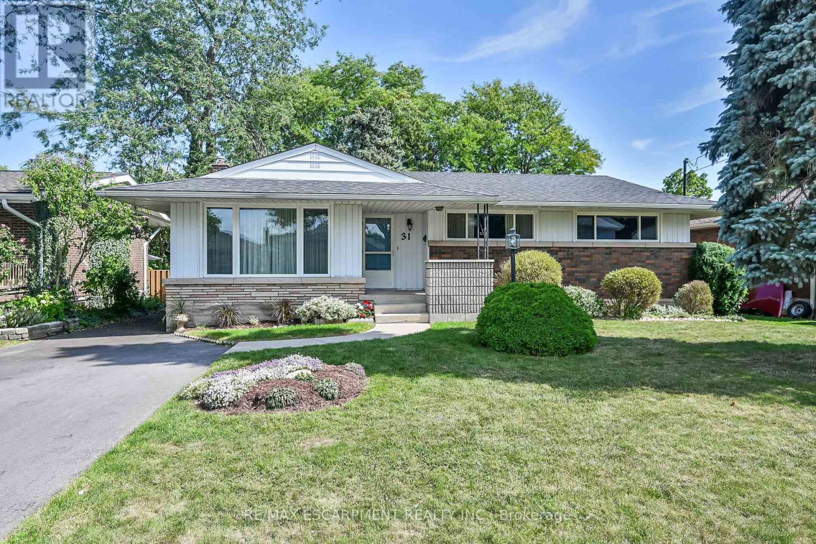Photo 1 of 31 Belair Drive, Hamilton ON