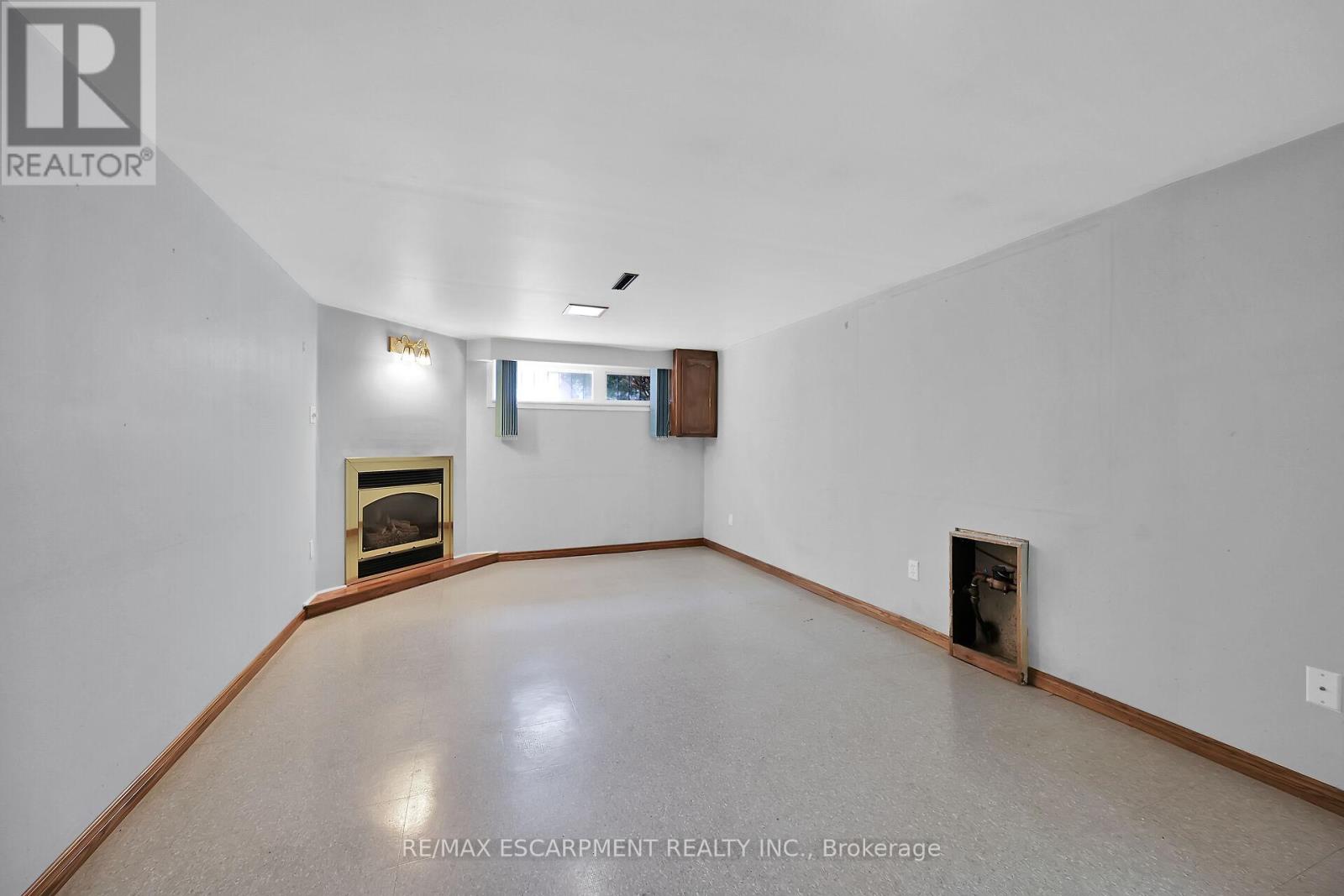 Photo 27 of 31 Belair Drive, Hamilton ON