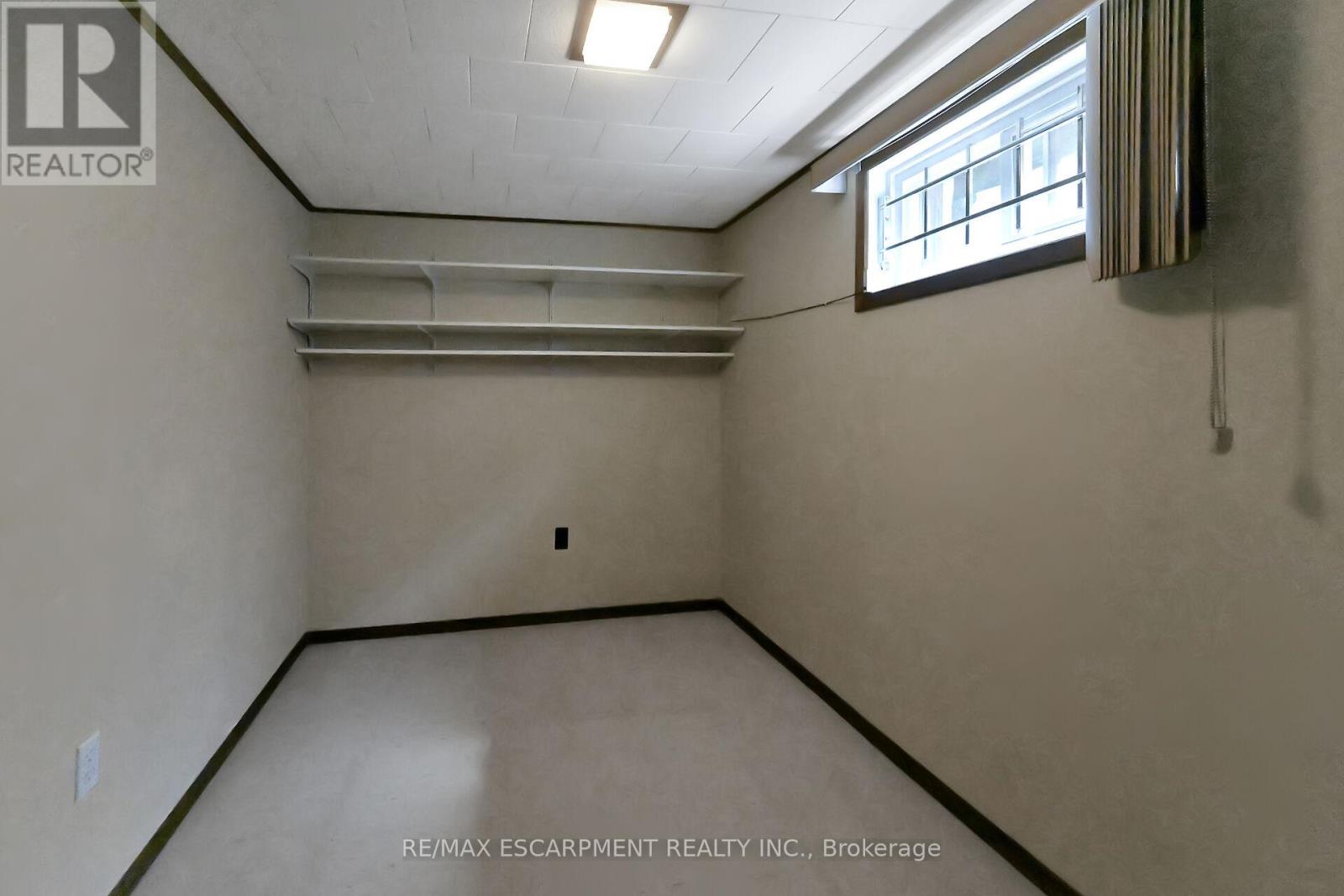 Photo 36 of 31 Belair Drive, Hamilton ON