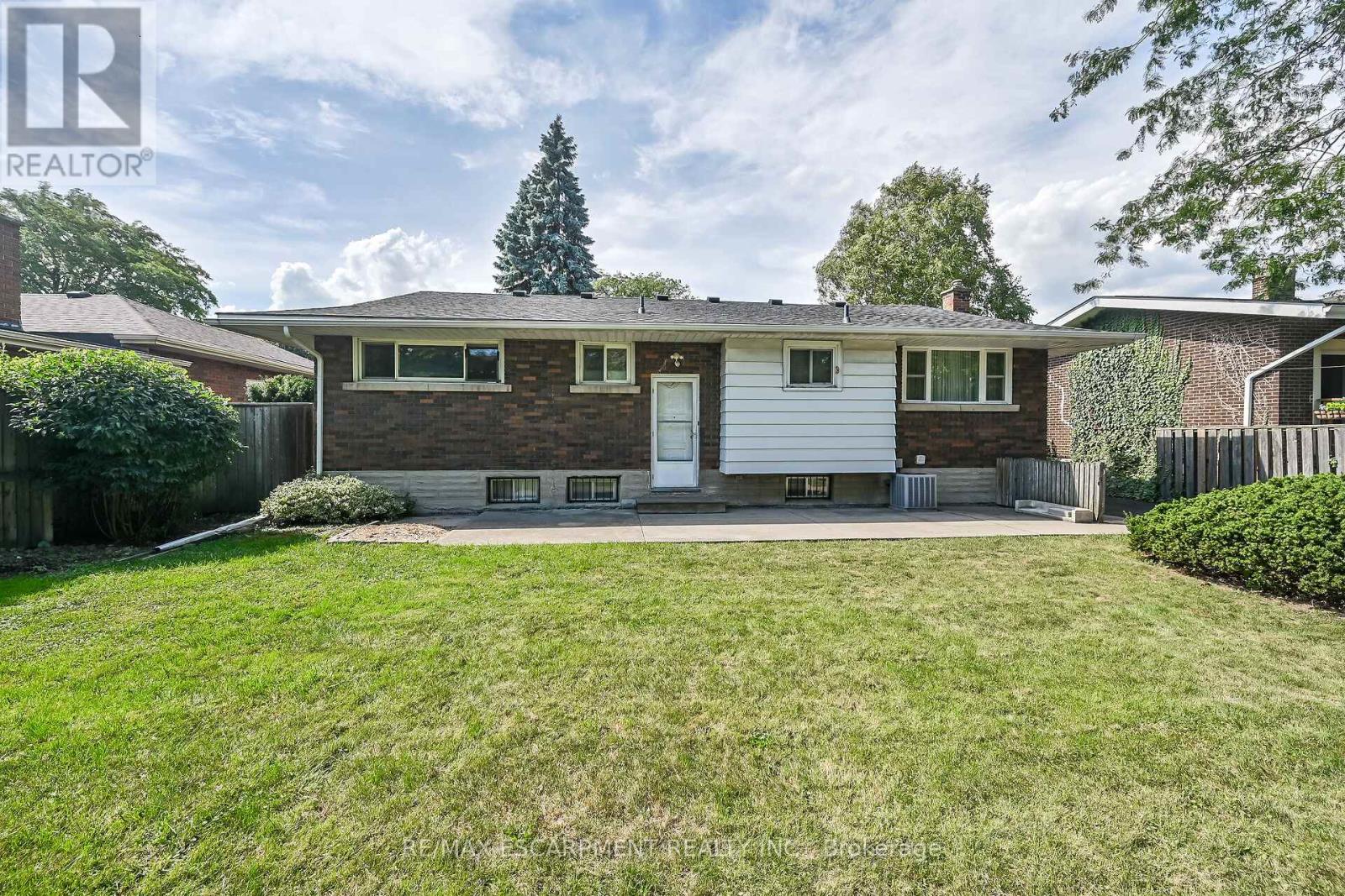 Photo 38 of 31 Belair Drive, Hamilton ON