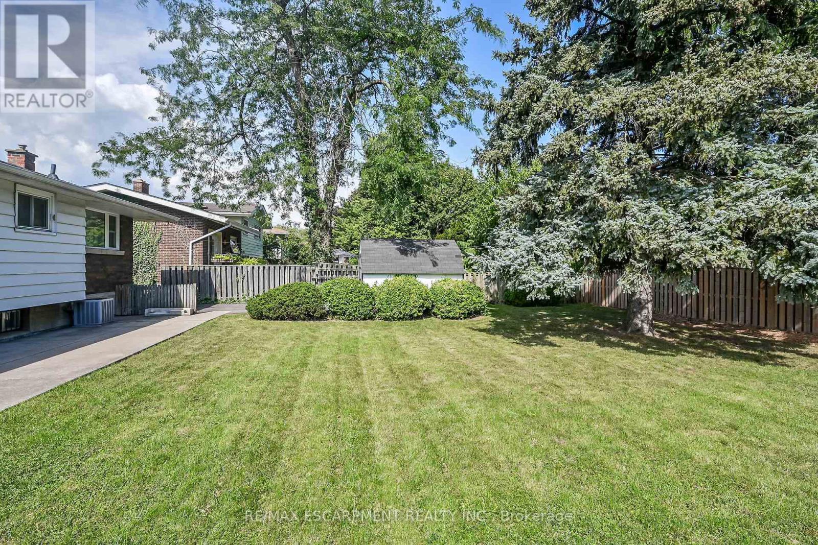 Photo 42 of 31 Belair Drive, Hamilton ON