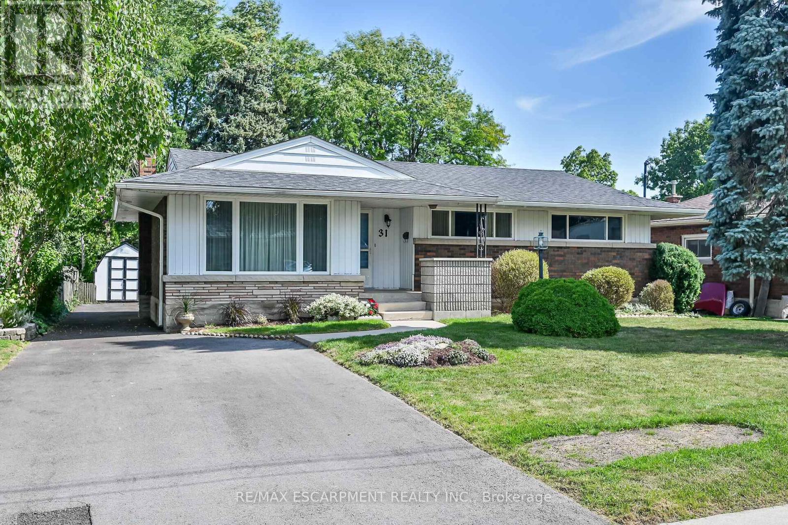 Photo 43 of 31 Belair Drive, Hamilton ON
