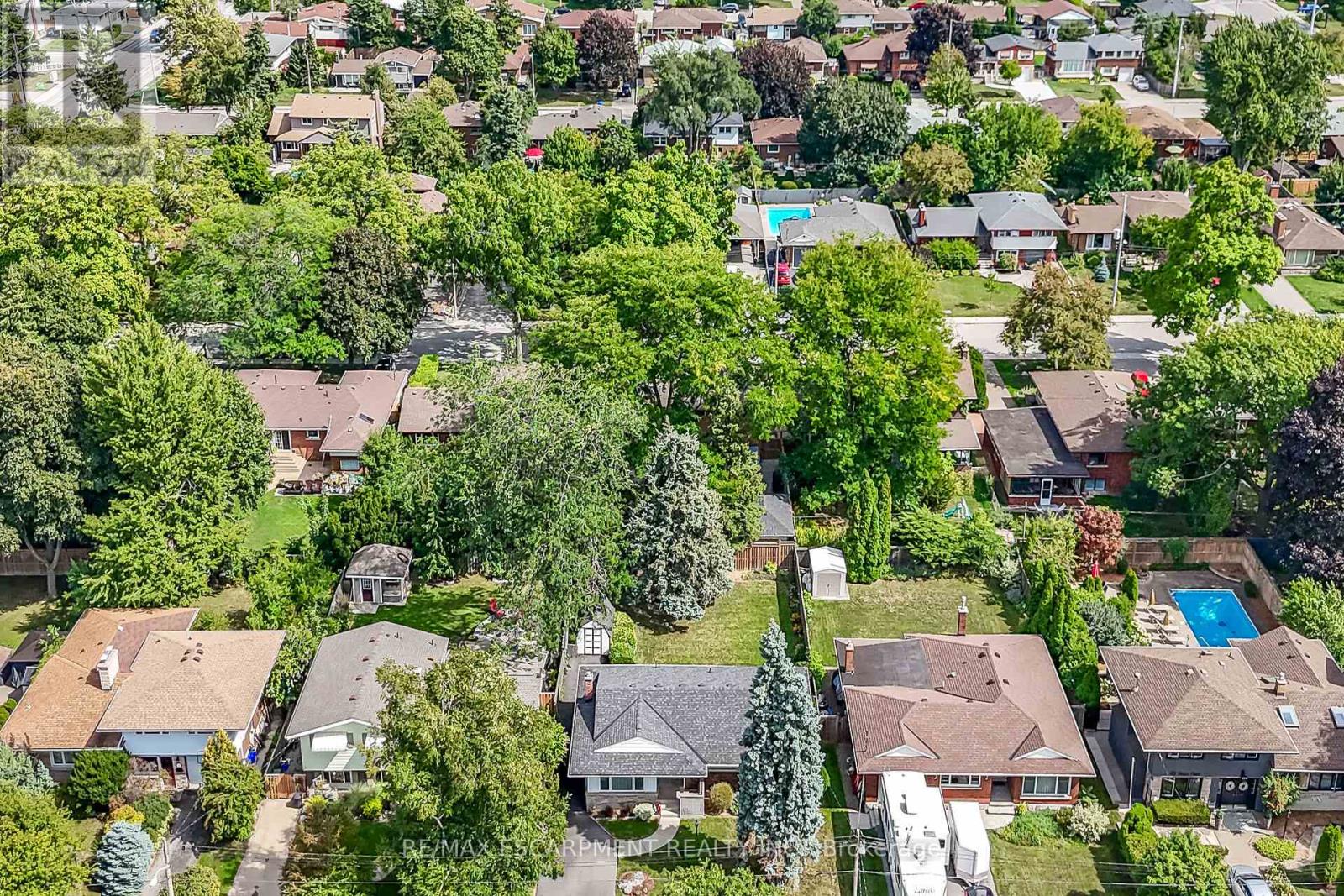 Photo 49 of 31 Belair Drive, Hamilton ON
