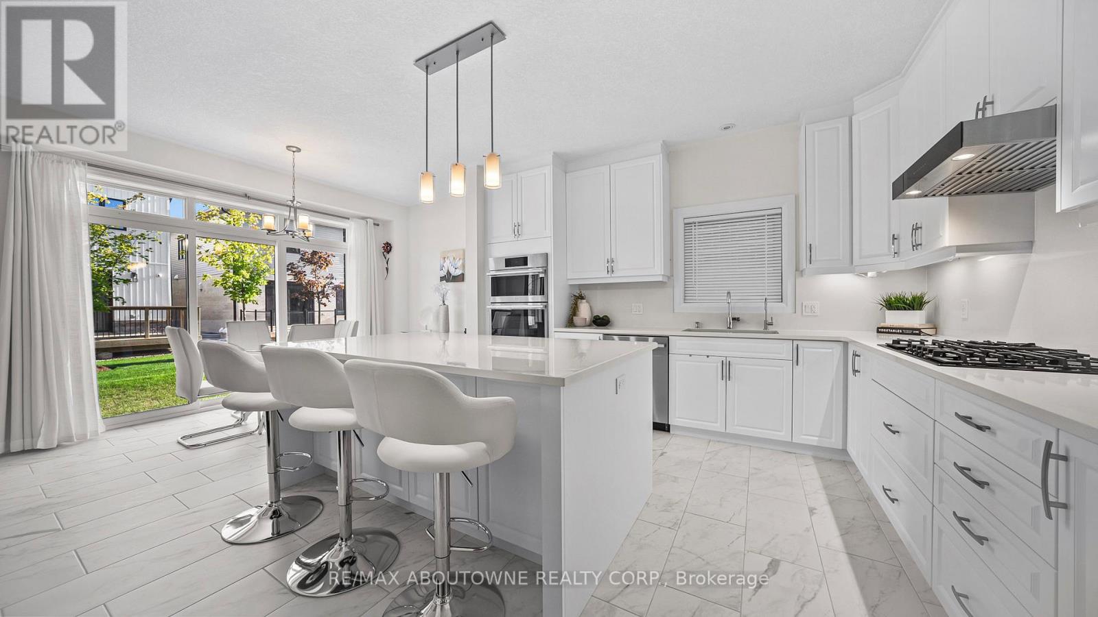 Photo 13 of 27 Jacob Detweiller Drive, Kitchener ON