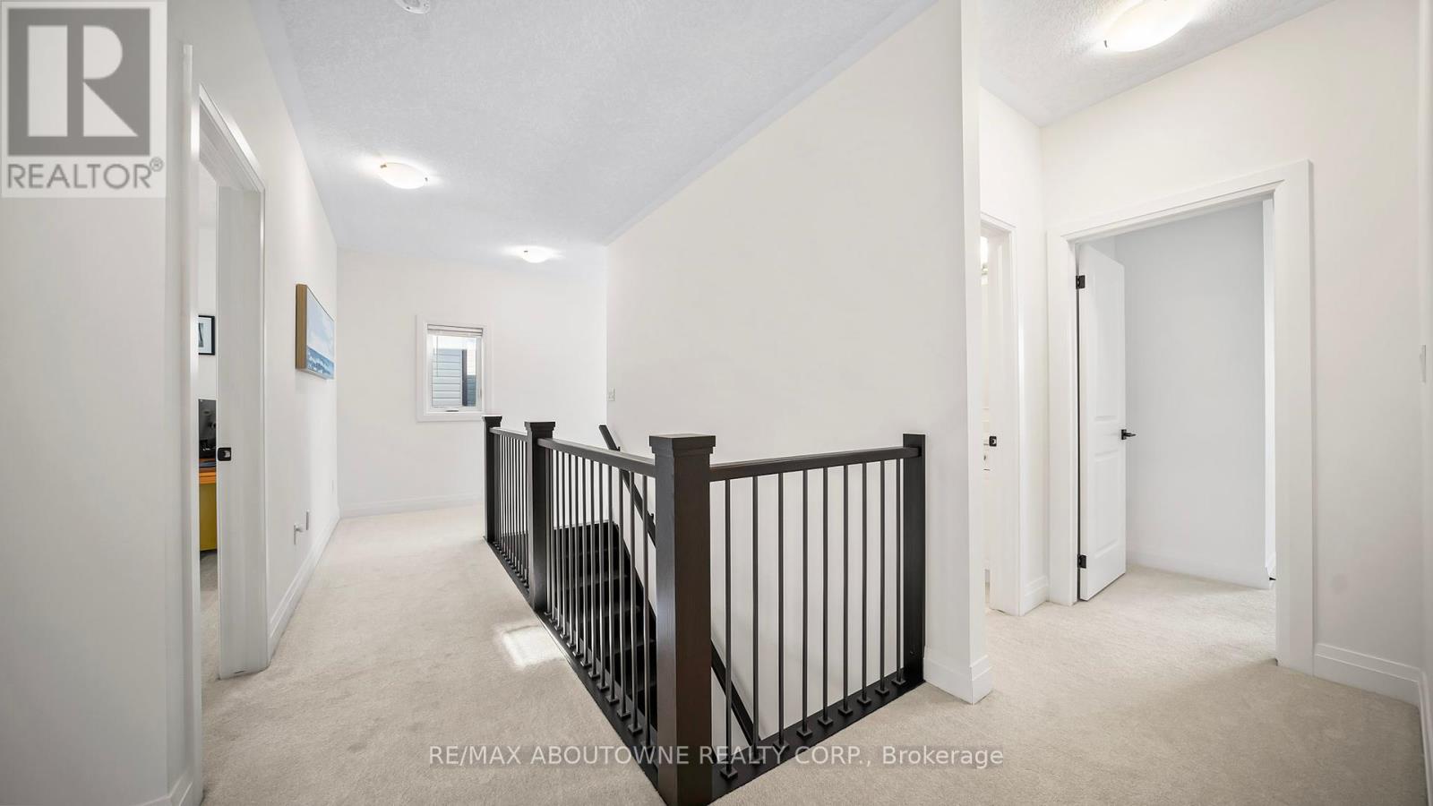 Photo 14 of 27 Jacob Detweiller Drive, Kitchener ON