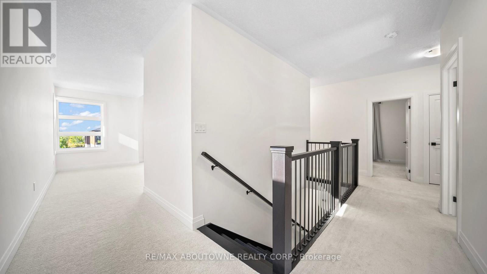 Photo 15 of 27 Jacob Detweiller Drive, Kitchener ON