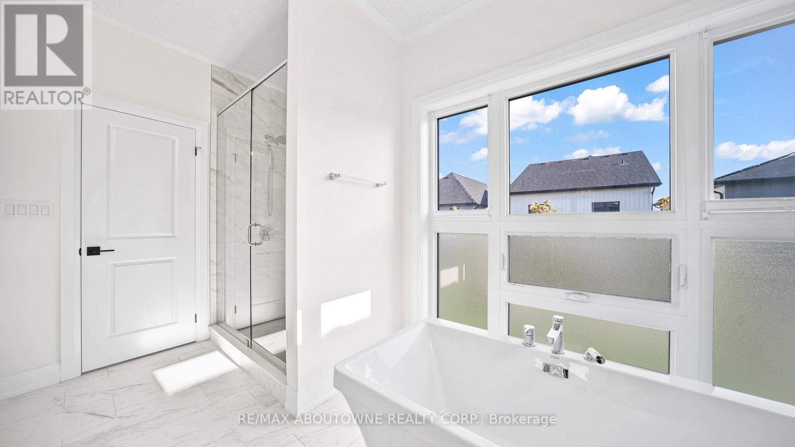 Photo 26 of 27 Jacob Detweiller Drive, Kitchener ON