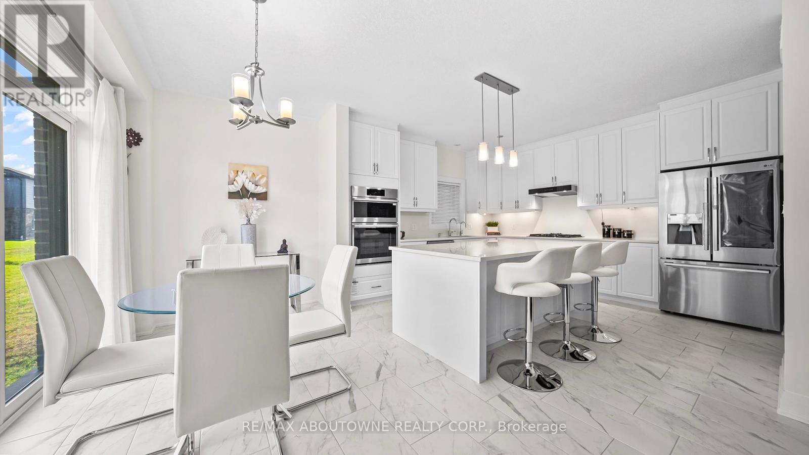Photo 8 of 27 Jacob Detweiller Drive, Kitchener ON