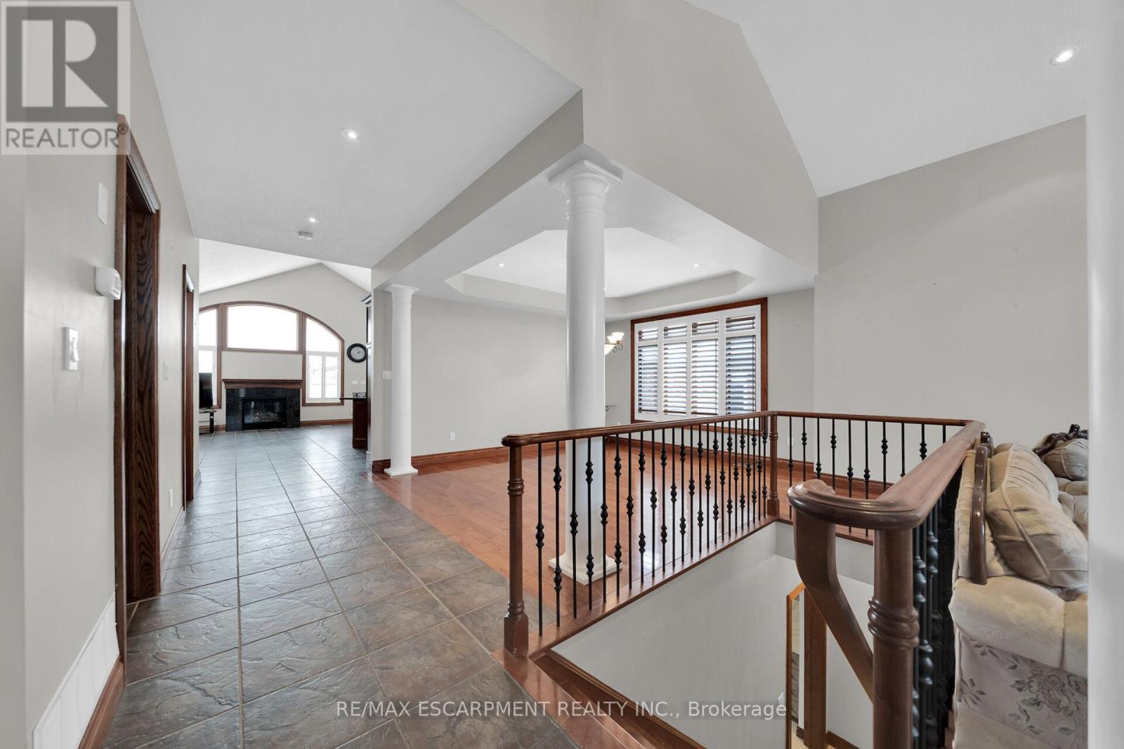 Photo 13 of 117 Christopher Drive, Hamilton ON